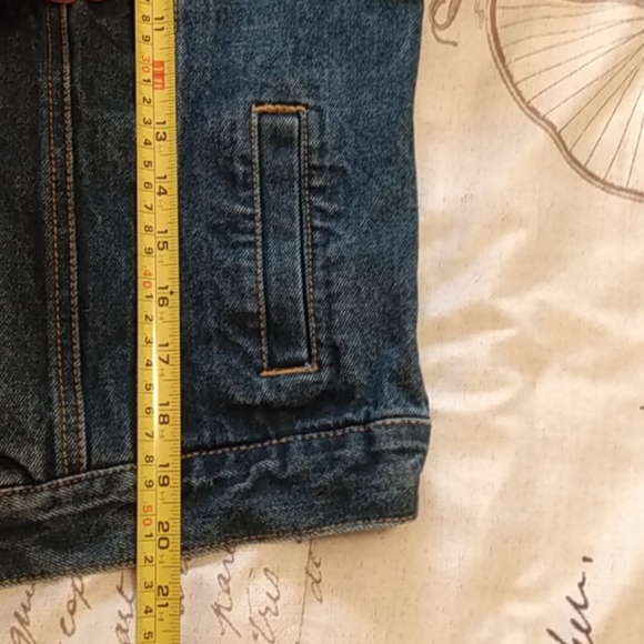 Jean jacket 😍 - Picture 5 of 6